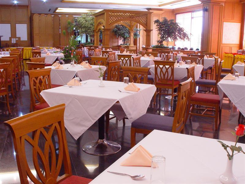 巴吞他尼广场酒店 外观 照片
