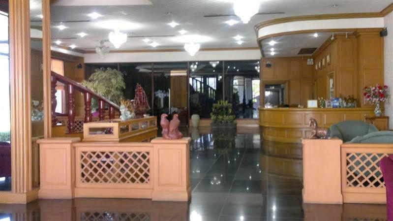 巴吞他尼广场酒店 外观 照片
